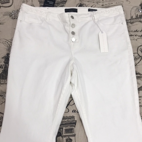 Sanctuary Connector Button Fly Kick Crop Jeans - Picture 4 of 11